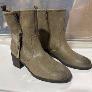 Clarks collection soft cushion Nevella Devon, metallic dark taupe ankle boot 6.5